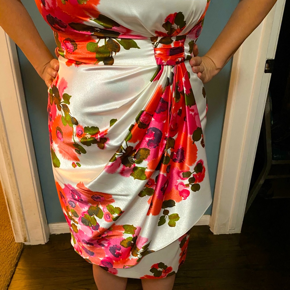 Women’s floral party dress-Size 12